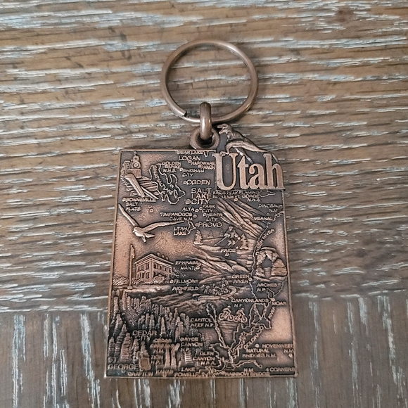 Utah Copper Keychain - Picture 2 of 2